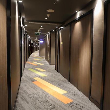 Abu Dhabi Airport Hotel T1 International Departures Екстериор снимка