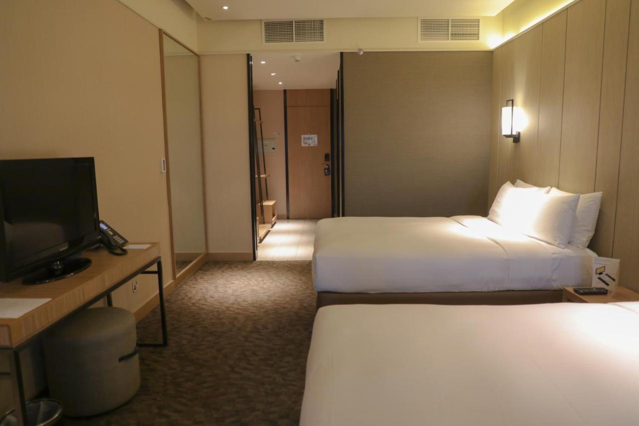 Abu Dhabi Airport Hotel T1 International Departures Екстериор снимка